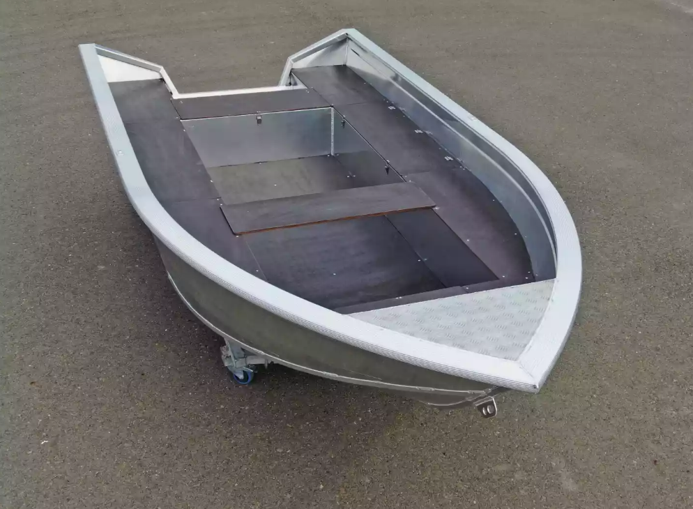 Алюминиевая лодка  Неман-420 в Камышине