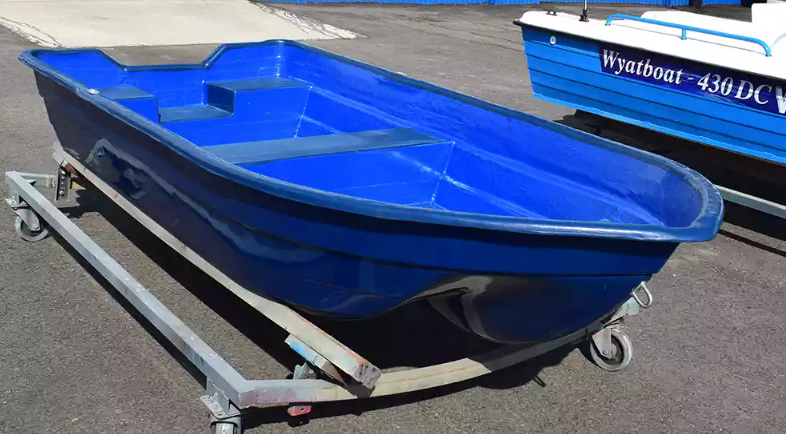 Стеклопластиковая лодка Neman-340 (тримаран) в Камышине