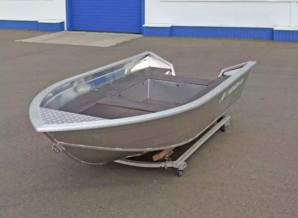 Алюминиевая лодка  Неман-420 в Камышине