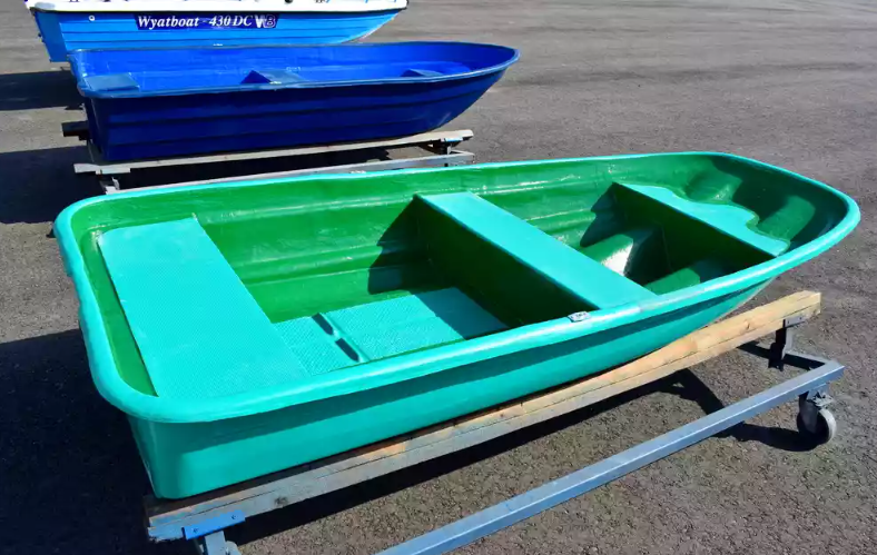 Стеклопластиковая лодка Старт (тримаран) в Камышине