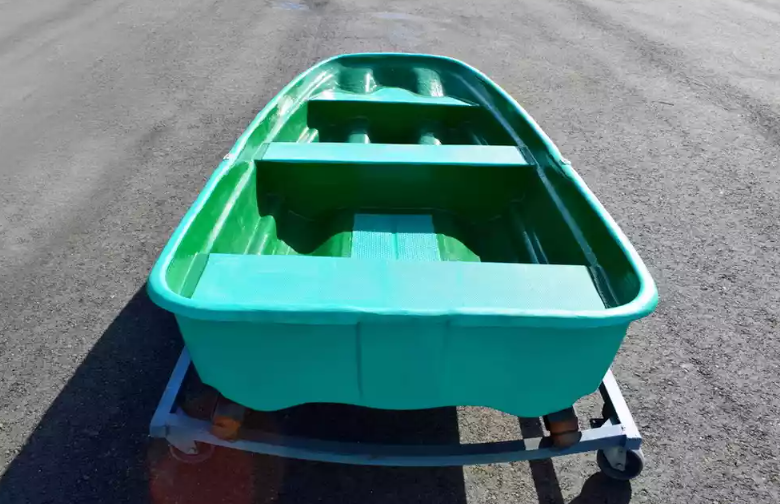 Стеклопластиковая лодка Старт (тримаран) в Камышине