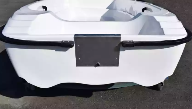 Стеклопластиковая лодка Пингвин (тримаран) в Камышине