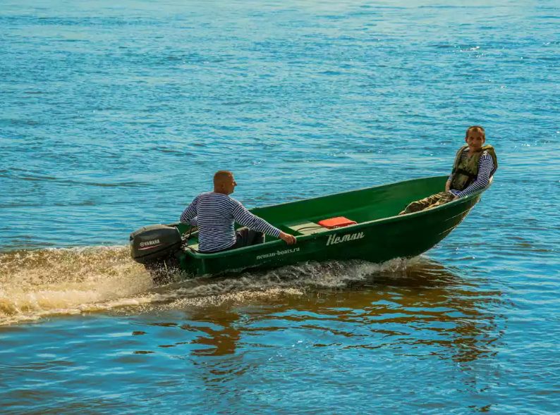 Стеклопластиковая лодка Neman-340 (тримаран) в Камышине