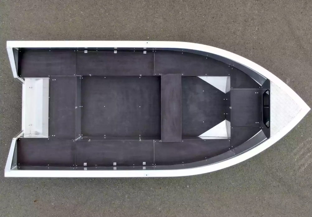 Алюминиевая лодка  Неман-420 в Камышине