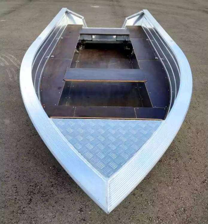 Алюминиевая лодка Неман-400 в Камышине