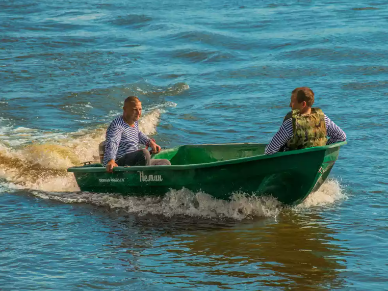 Стеклопластиковая лодка Neman-340 (тримаран) в Камышине