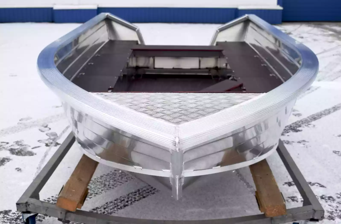 Алюминиевая лодка Неман-400 в Камышине