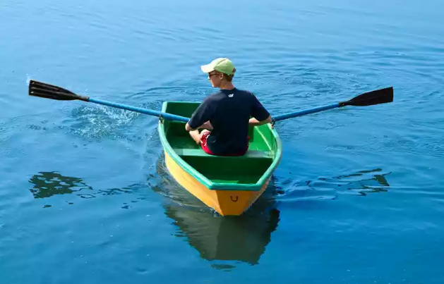 Стеклопластиковая лодка Малютка в Камышине