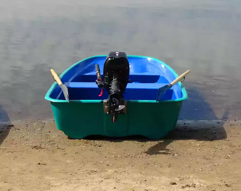 Стеклопластиковая лодка Старт (тримаран) в Камышине