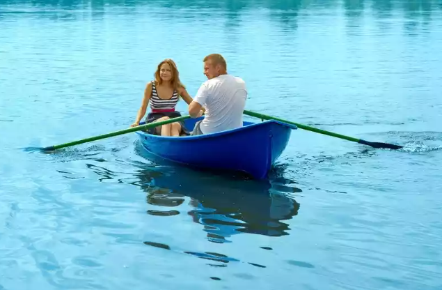 Стеклопластиковая лодка Дельфин в Камышине