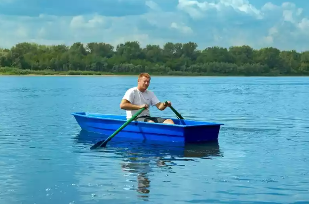 Стеклопластиковая лодка Малютка в Камышине