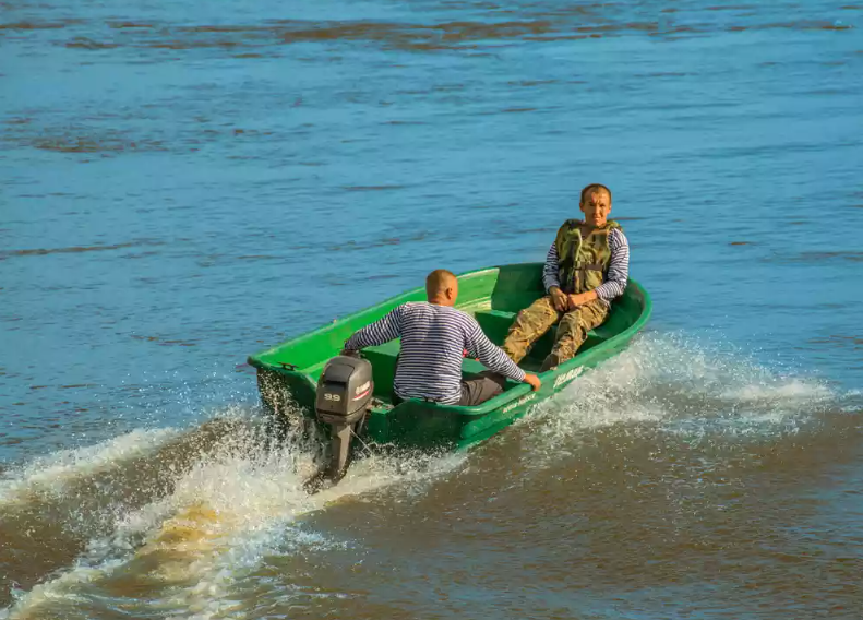 Стеклопластиковая лодка Neman-340 (тримаран) в Камышине