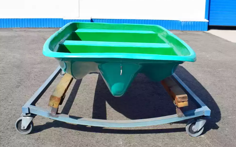 Стеклопластиковая лодка Старт (тримаран) в Камышине