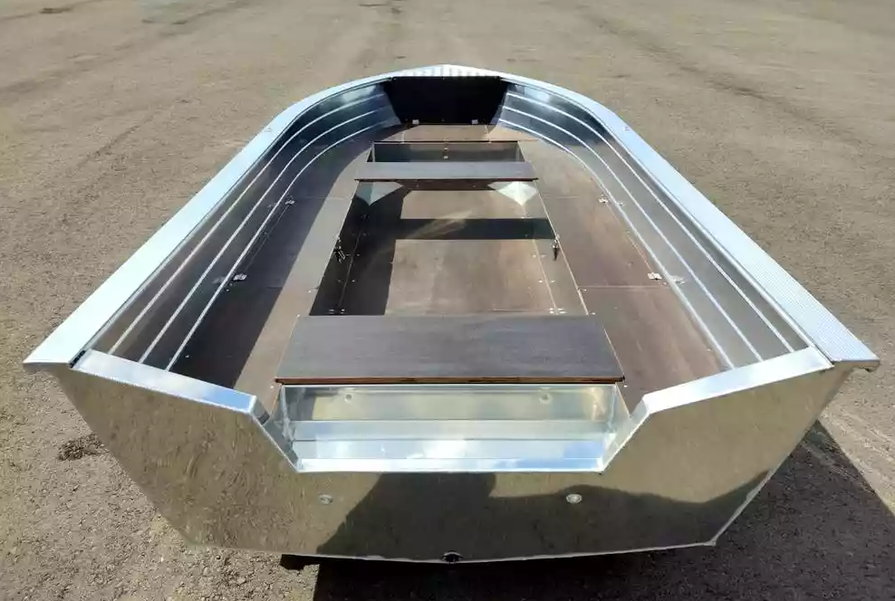 Алюминиевая лодка Неман-400 в Камышине