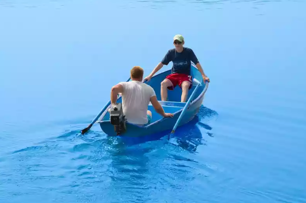 Стеклопластиковая лодка Омуль в Камышине