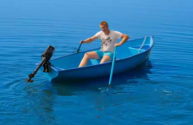 Стеклопластиковая лодка Омуль в Камышине