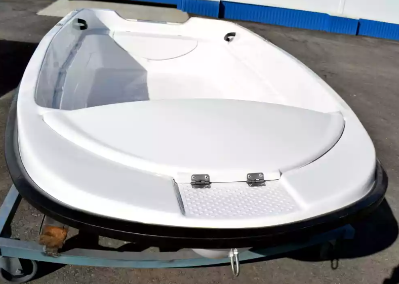 Стеклопластиковая лодка Пингвин (тримаран) в Камышине