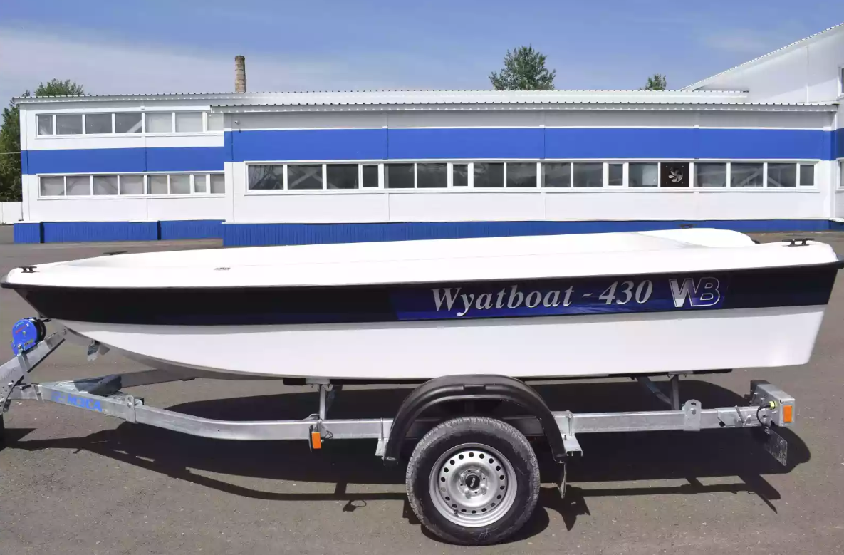 Стеклопластиковая лодка Wyatboat 430 тримаран в Камышине