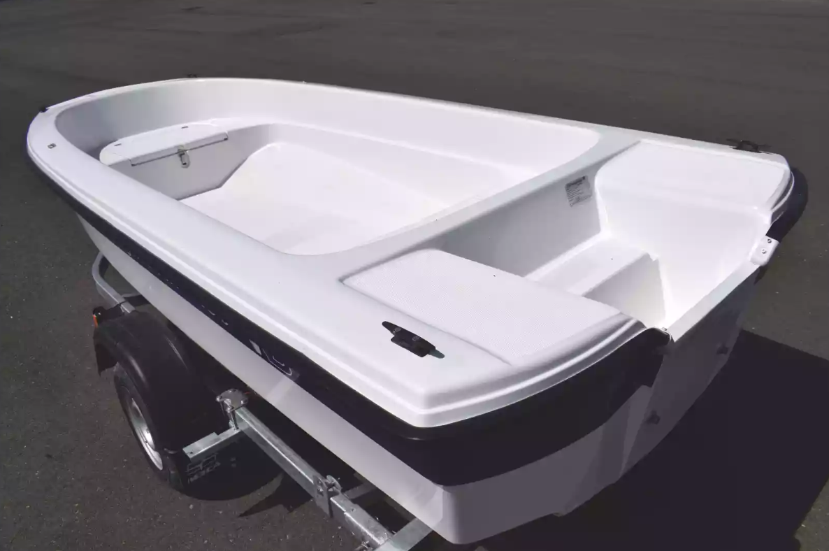 Стеклопластиковая лодка Wyatboat 430 тримаран в Камышине