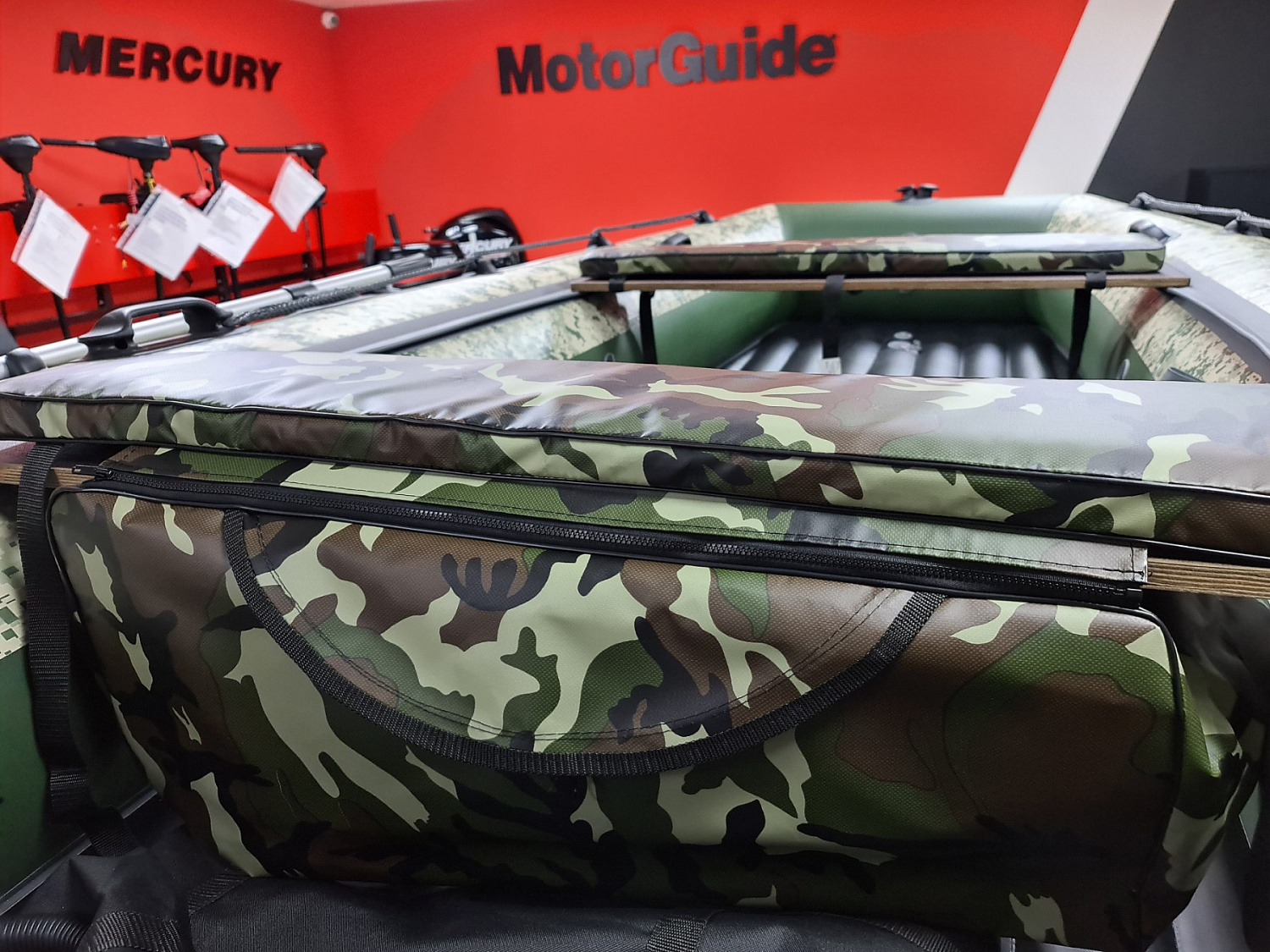 КОМПЛЕКТ МЯГКИХ НАКЛАДОК С СУМКОЙ ДЛЯ ЛОДОК 105Х20 КАМУФЛЯЖ в Камышине