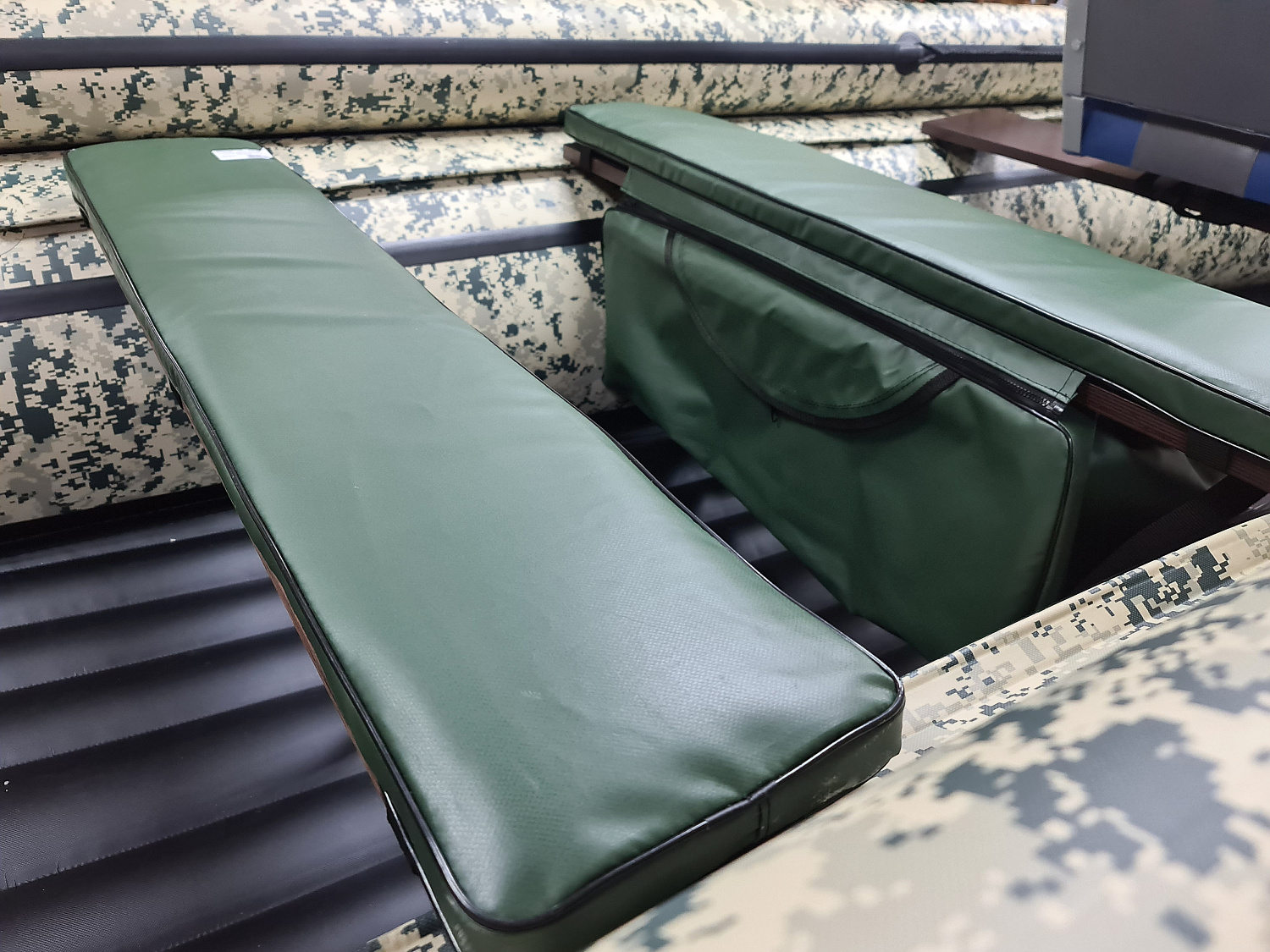 КОМПЛЕКТ МЯГКИХ НАКЛАДОК С СУМКОЙ ДЛЯ ЛОДОК 110Х20 ЗЕЛЕНЫЙ в Камышине